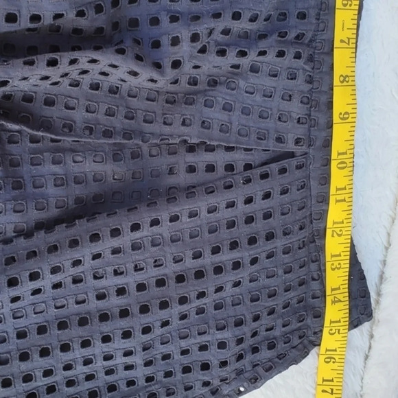 Vince Camuto lined eyelit skirt 6 - Picture 10 of 11